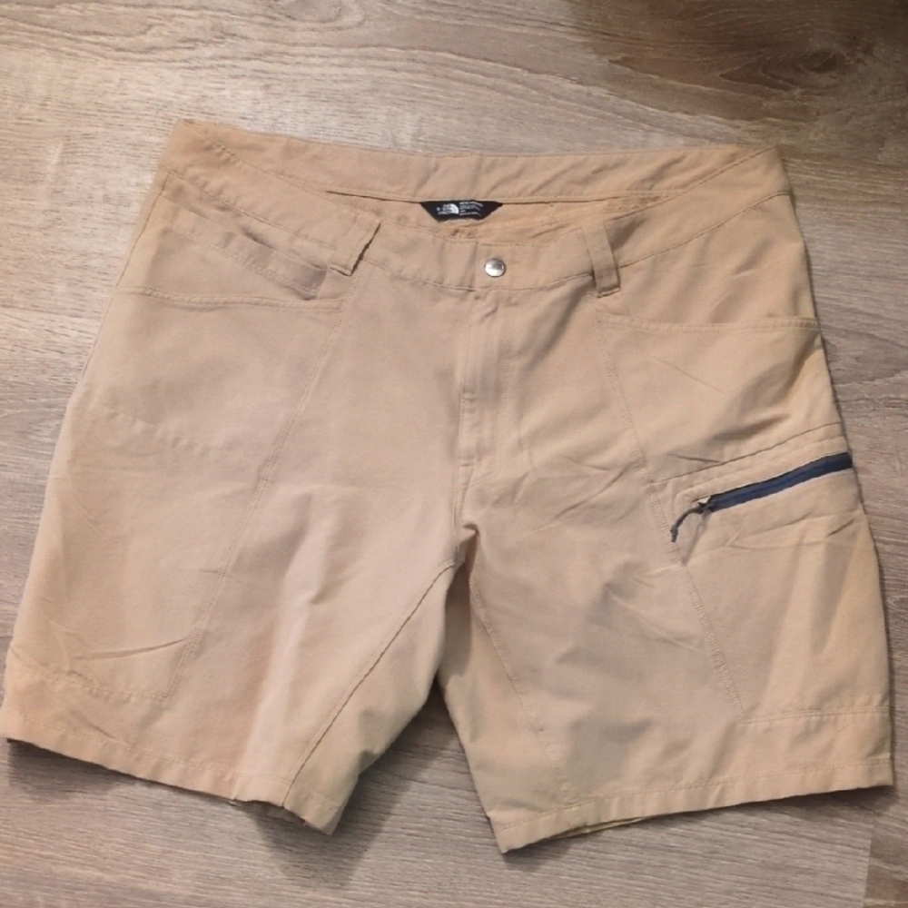 The North Face Beige Shorts Size 40
